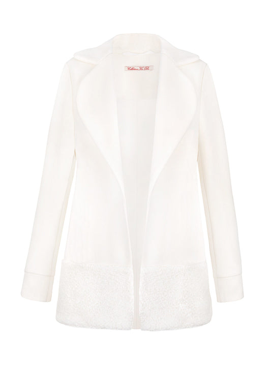 Бяло дамско палто ANNA PYRNA - WHITE с изчистена линия свободен силует и маншет от изкуствен астраган