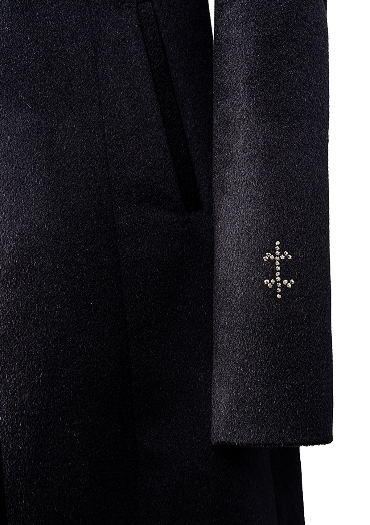 Черно дамско палто KATHERINE BLACK дълго палто закопчаване с копчета отворен ревер джоб без лицев тигел инкрустация на кристали Swarovski дължина 110 см
